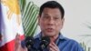 Tổng thống Philippines Rodrigo Duterte phát biểu trong một cuộc họp báo tại Sân bay Quốc tế Davao trước chuyến thăm Brunei, ngày 16 tháng 10 năm 2016.